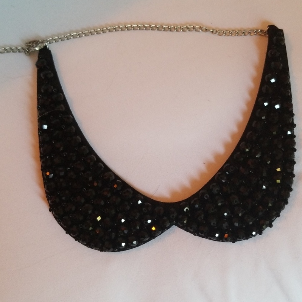 Beaded collar